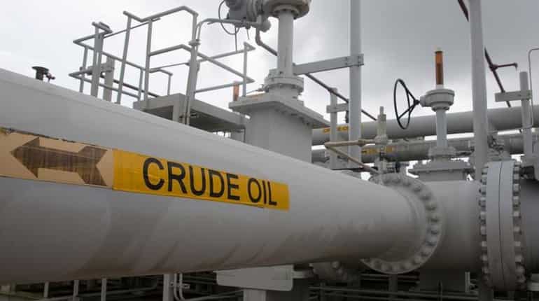 Oil dips away from late-2014 highs as rising US supply clouds bull-run