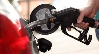 Fuel shortages drive Haitians into the Dominican Republic for petrol
