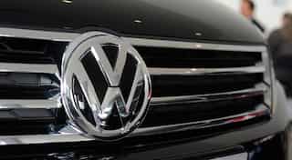 US charges Volkswagen exec with fraud over emissions scandal