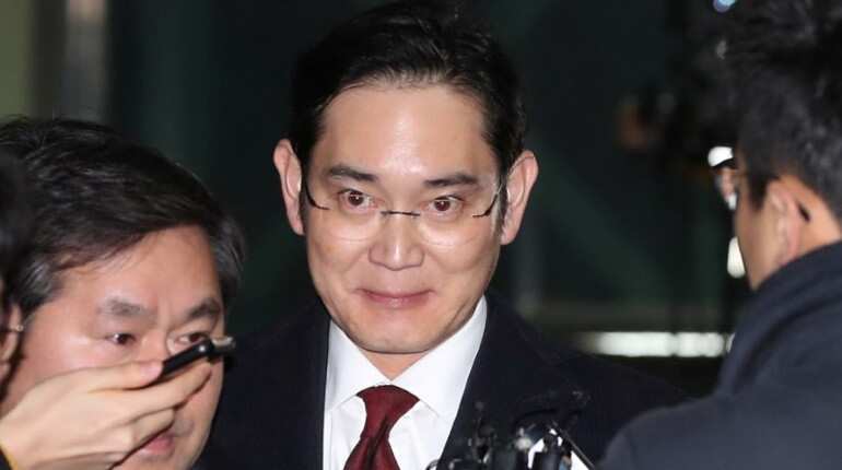 South Korea prosecutor to decide on Samsung leader's arrest warrant on Monday