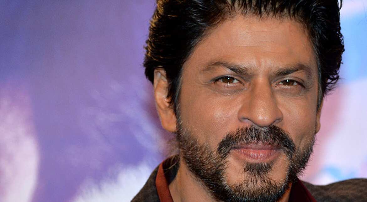 One person dies as huge crowd throngs Vadodara railway station to see Shah Rukh Khan