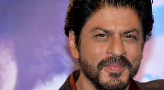 One person dies as huge crowd throngs Vadodara railway station to see Shah Rukh Khan