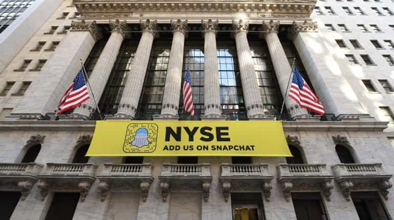 US economy posts slowest growth since 2011 US economy posts slowest growth since 2011