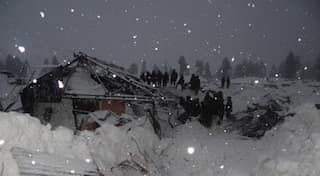 Kashmir: 5 soldiers trapped under snow rescued, says Indian Army