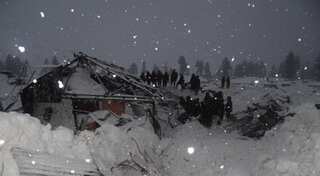 Kashmir: 5 soldiers trapped under snow rescued, says Indian Army