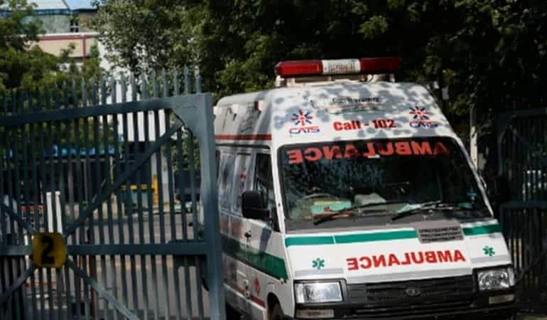 Man waits for ambulance for ailing mother, vehicle a no-show Man waits for ambulance for ailing mother, vehicle a no-show