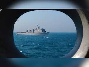Joint US, UK, Australian, French naval operation kicks off in Persian Gulf