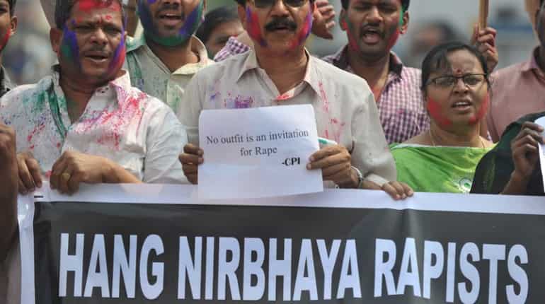 Nirbhaya case: Supreme Court to continue hearing over convicts' plea challenging death sentence