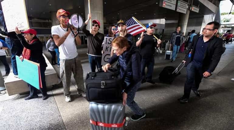 US expects to resume refugee admissions on Monday