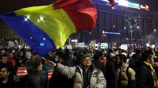 Romania protests rage on despite scrapping of corruption law