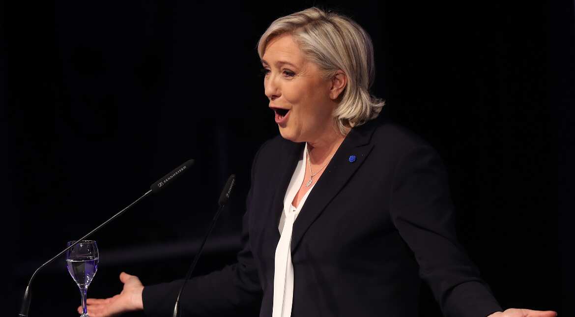 France election: Far-right Le Pen says 'This is our country!' France election: Far-right Le Pen says 'This is our country!'