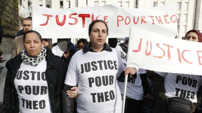 Violence erupts in Paris suburb over police brutality Violence erupts in Paris suburb over police brutality