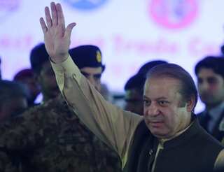 Pakistan court drops plea to try PM Sharif in murder case
