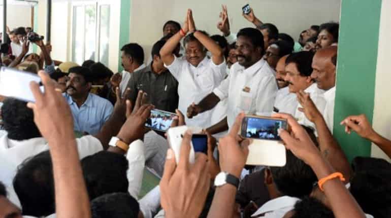 India: Two AIADMK MPs back Tamil Nadu's caretaker chief minister O Panneerselvam