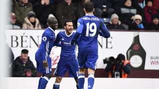 Burnley ties Chelsea, Swansea City tops Leicester City 2-0