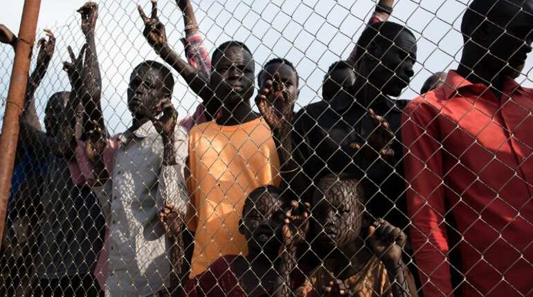 Bush fire guts four villages in South Sudan, kills 33