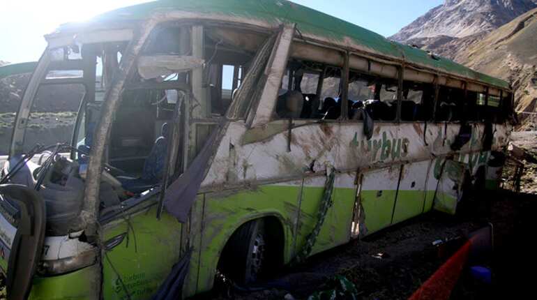 13 students, driver killed in Philippine bus crash