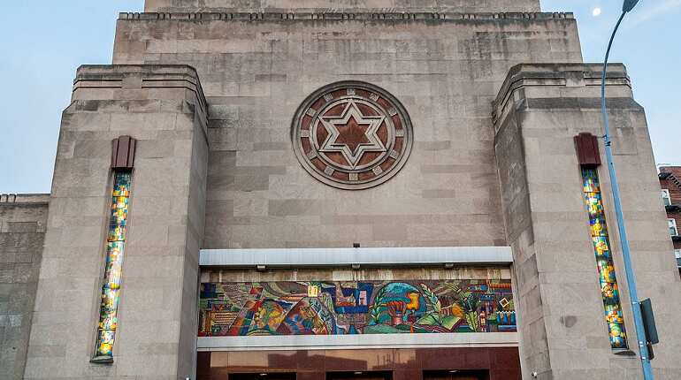 US:  At least 11 Jewish centres receive bomb threats