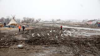 North Dakota: Authorities clear pipeline protest camp