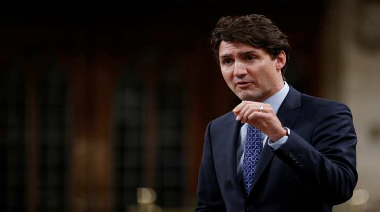 Canadian PM Justin Trudeau under pressure to deal with asylum-seekers crossing over from US Canadian PM Justin Trudeau under pressure to deal with asylum-seekers crossing over from US