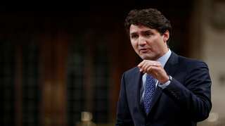 Canadian PM Justin Trudeau under pressure to deal with asylum-seekers crossing over from US