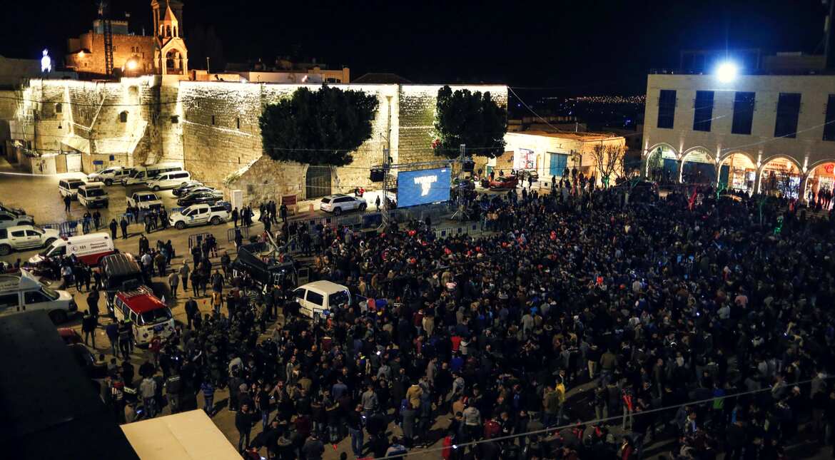 A Palestinian wins the Arab Idol and the entire nation unites to celebrate