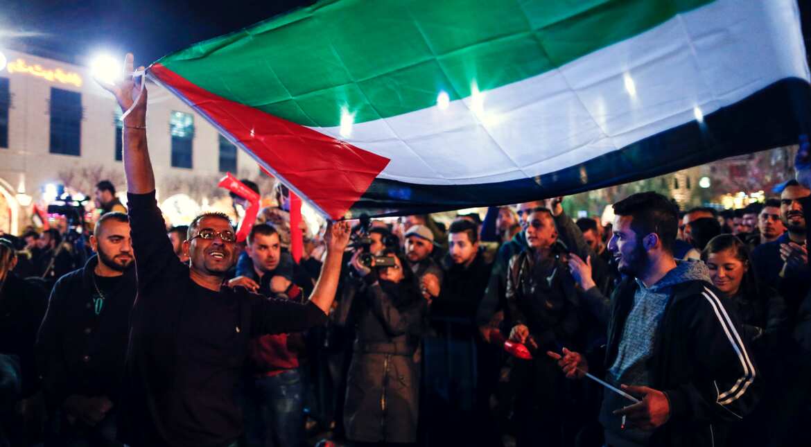 A Palestinian wins the Arab Idol and the entire nation unites to celebrate