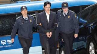 Samsung chief Lee to be charged with bribery, embezzlement: South Korean prosecutor