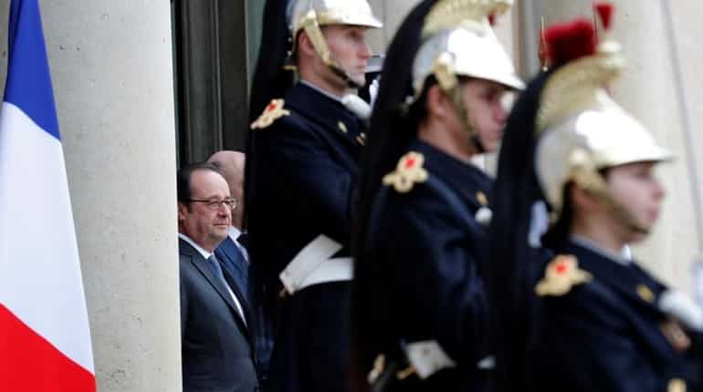 Police sniper accidentally wounds two during French President's speech
