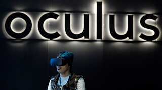 Facebook?s Oculus slashes price of Rift VR set by $200