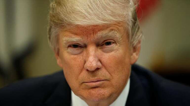 Trump slams 'witch hunt' over attorney general