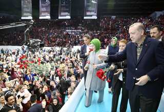 Erdogan says Germany continuing 'Nazi practices' after it bans 'Yes' rallies