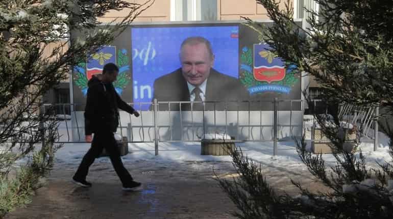 Ukraine, Russia face off in UN court over Crimean conflict