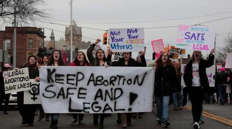Indian police find 19 female foetuses dumped in sewer