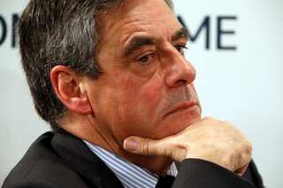 Fillon's French presidential bid gets fillip after replacement rules himself out