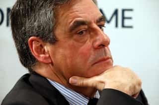 Fillon's French presidential bid gets fillip after replacement rules himself out