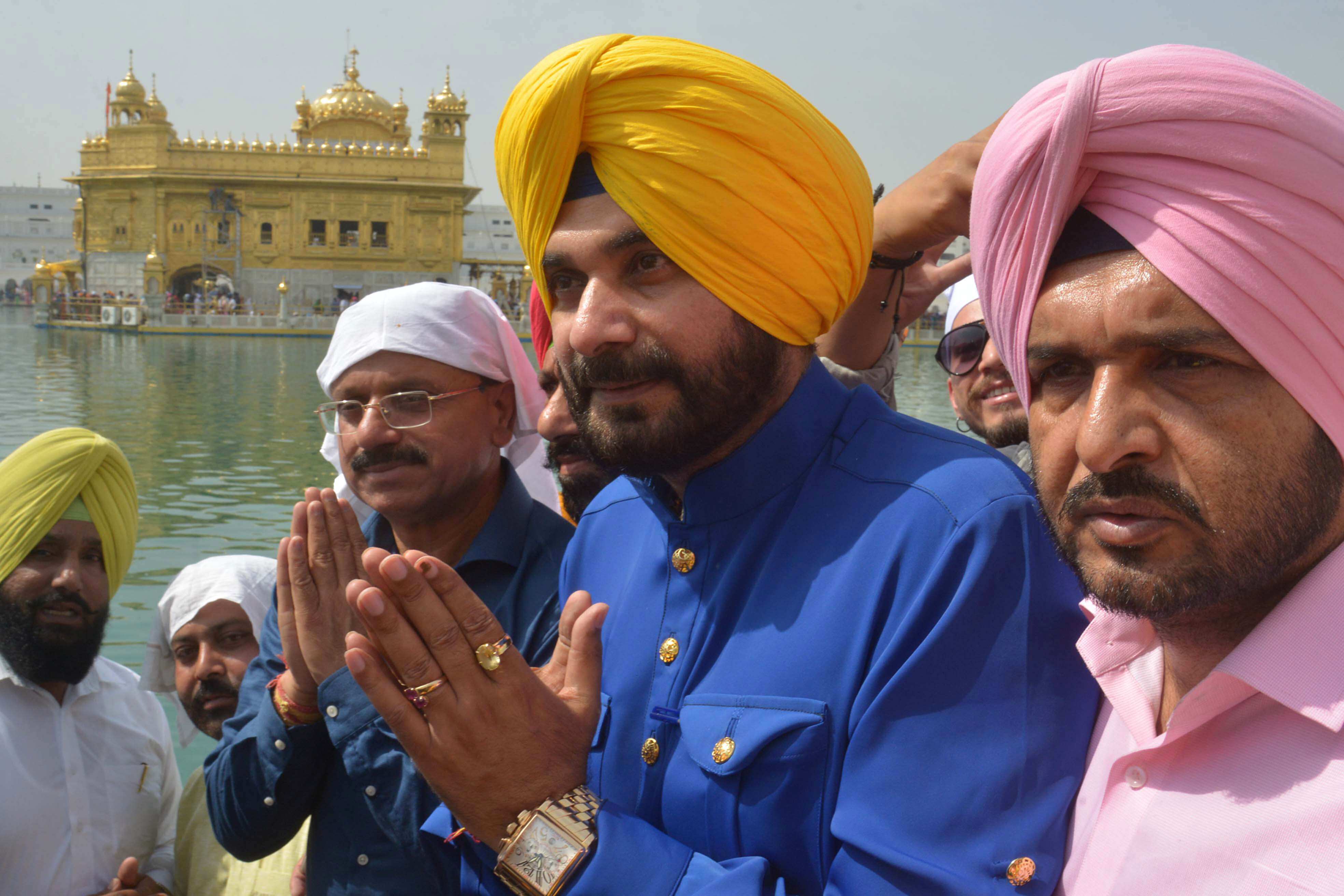Sidhu's decision of juggling ministry and TV questioned by Punjab CM Sidhu's decision of juggling ministry and TV questioned by Punjab CM