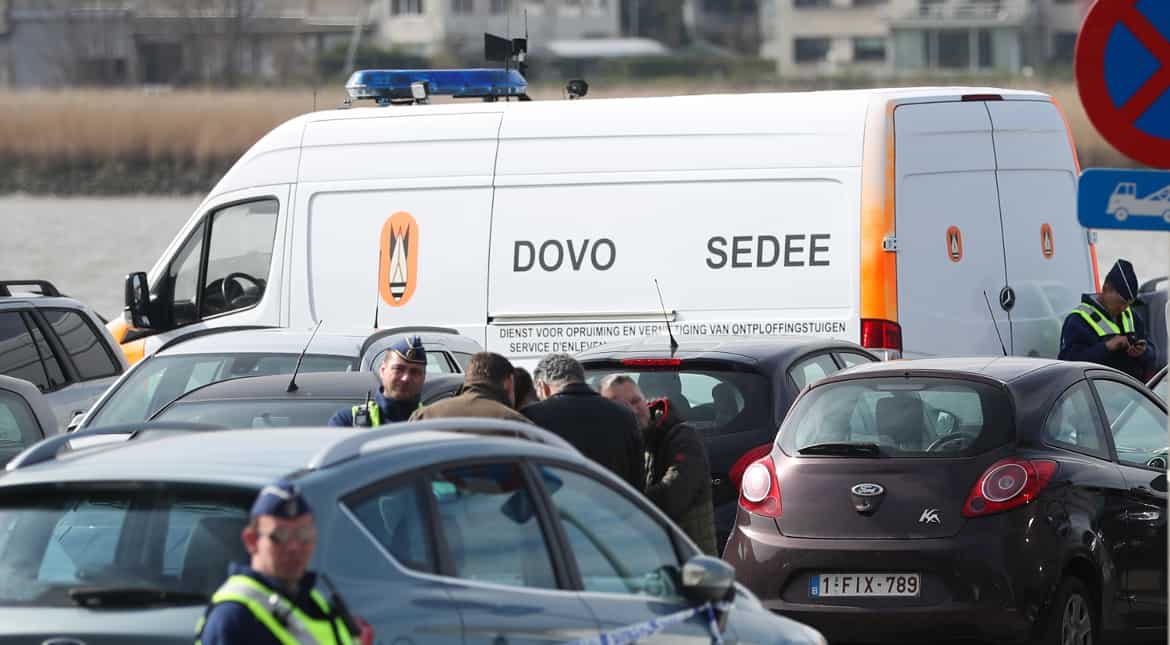 Security forces arrest man trying to drive into crowd in Antwerp