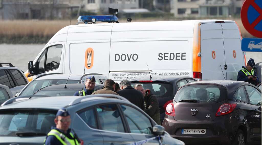 Security forces arrest man trying to drive into crowd in Antwerp