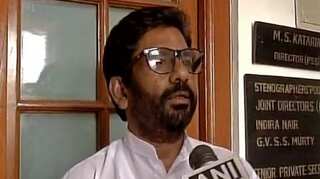 Shiv Sena comes out in support of MP who beat Air India staffer