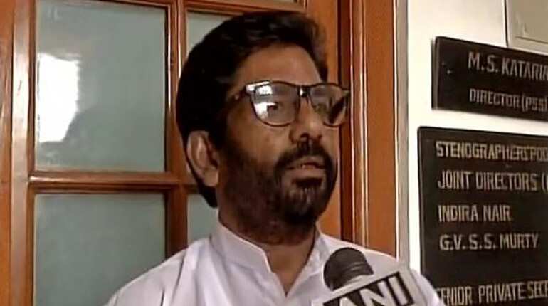 India: After airlines ban, Shiv Sena MP Ravindra Gaikwad forced to travel by train