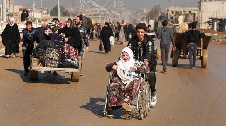 Islamic State gunmen target civilians fleeing Mosul by night