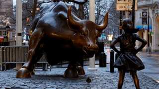 'Fearless Girl' extends face-off with Wall Street's 'Charging Bull'