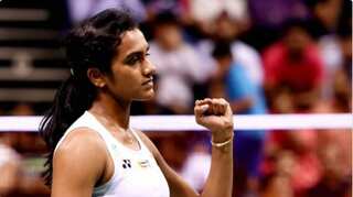 PV Sindhu beats Saina Nehwal to enter India Open semis