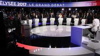 French election 2017: Macron attacks Le Pen on economic policy