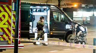 Norway police find 'bomb-like' device, arrest suspect