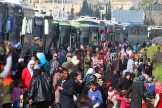 Thousands of Syrians stuck as evacuation deal frays
