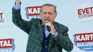 Erdogan makes final push before vote on presidential powers