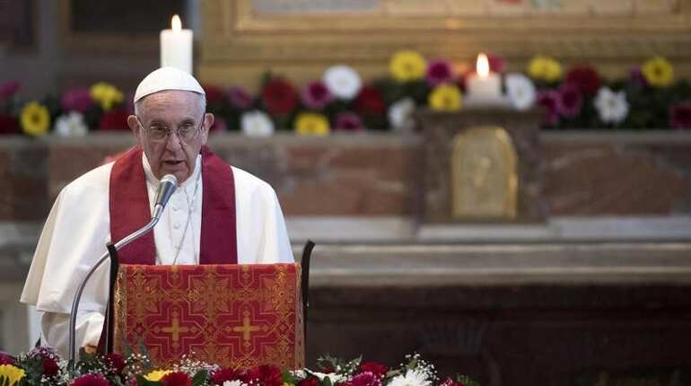 Pope likens migrant holding centres to 'concentration camps'