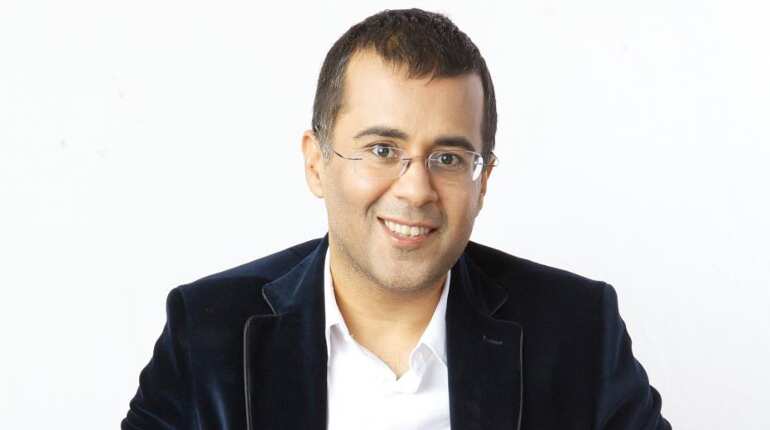 Twitter hilariously reacts to Chetan Bhagat's inclusion in Delhi University syllabus